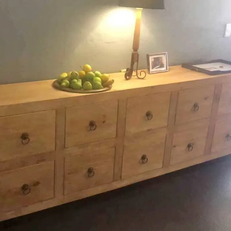Entrance server in a customer’s home